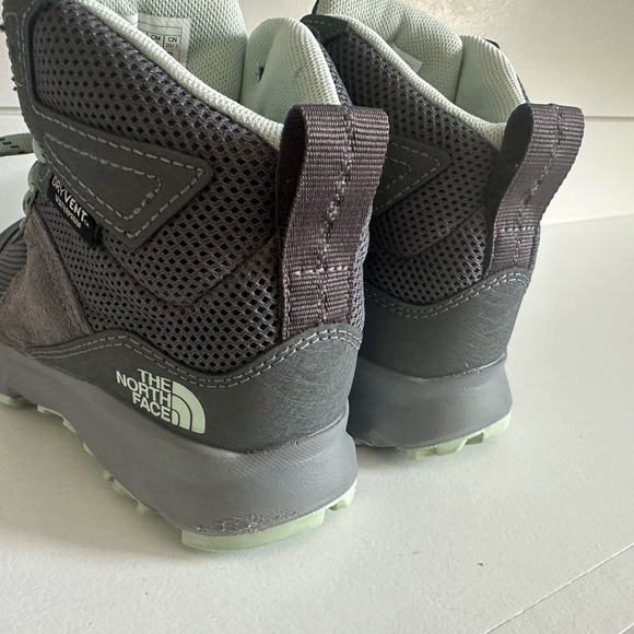 THE NORTH FACE JR HEDGEHOG HIKER BOOTS 🥾 size 1 - Picture 4 of 9